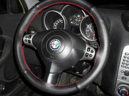 Coprivolante Alfa Romeo 147 vera pelle nera